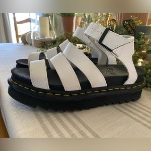 Dr. Martens AirWair White womens size 8 WORN ONCE 3 Strap Sandal with black tag
